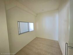 Foch Road (D8), Retail #564637761